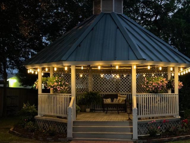 Woodbine Inn And Restaurant Madisonville Exterior foto